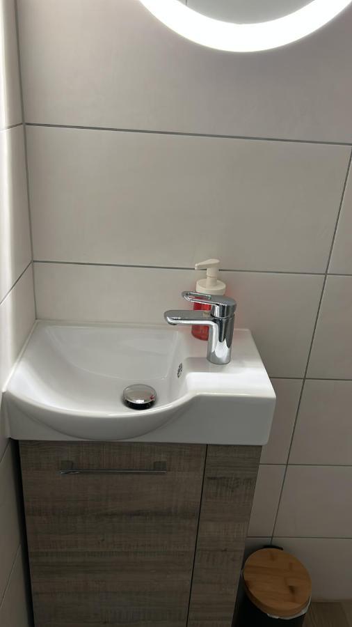 Studio T A 5Mn Euro Airport Avec Terrasse Сен-Луи Екстериор снимка